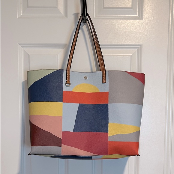 Tory Burch Handbags - Tory Burch Kerrington Tote